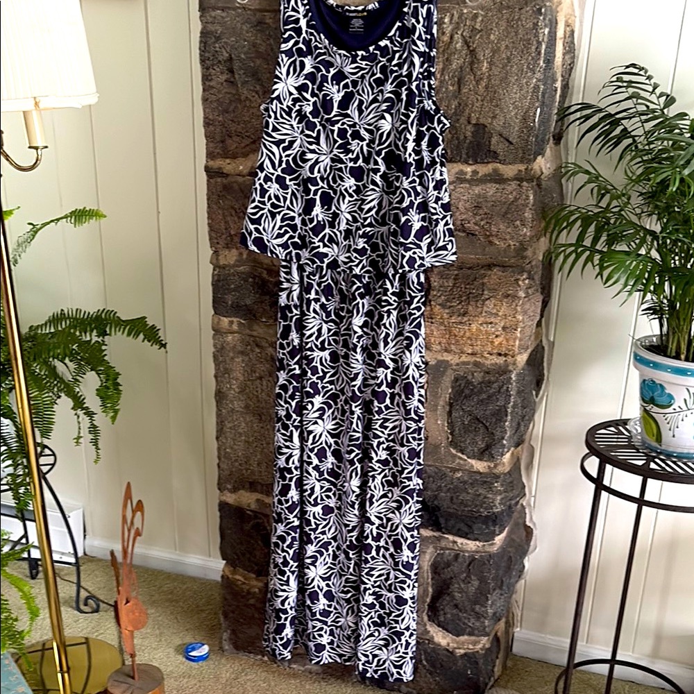 Size L Elegant Navy and White Floral Dress